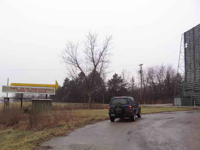 Park Layne 69 Drive-In - 2006 Photo (newer photo)
